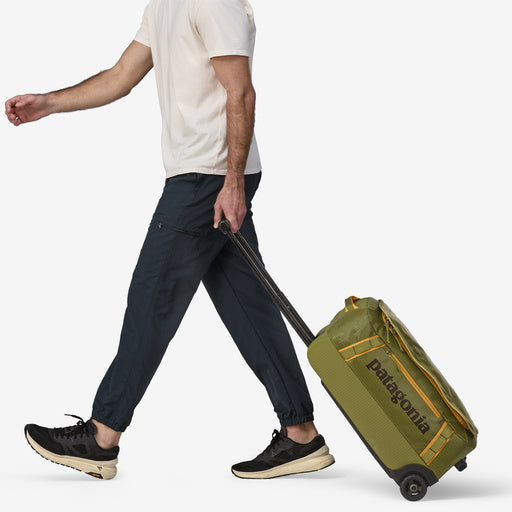 Black Hole® Wheeled Duffel Bag 40L – Overlander Sports